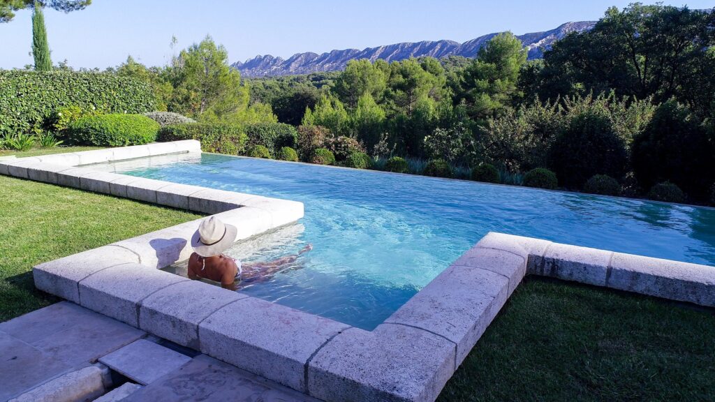 rent maison piscine provence 